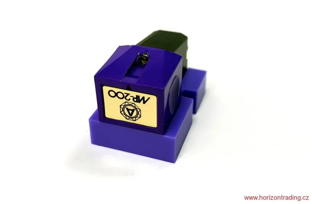 Nagaoka MP-200 + Nagaoka AM-801 stylus cleaner