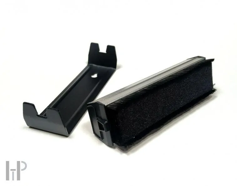 TESLA Carbon Fiber & Velvet Cleaning Brush